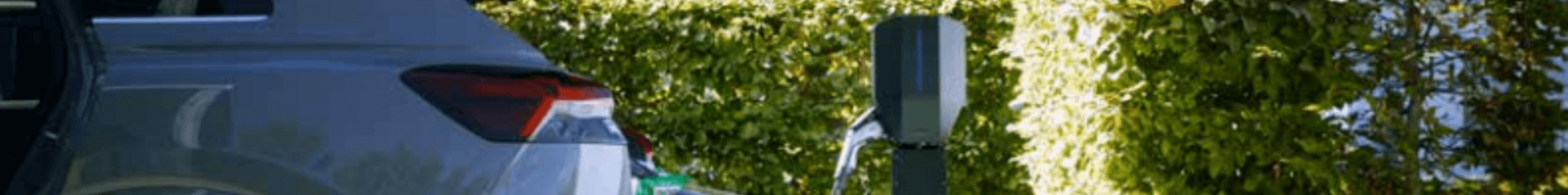 Sähköauton lataustarvikkeet ja -asemat